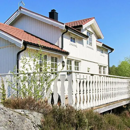 5 Person In Gurskoy * Kjellsund