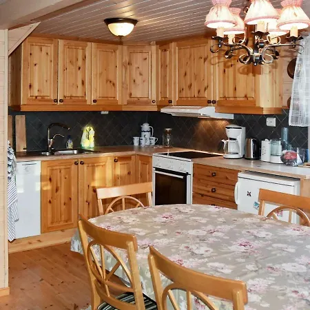 5 Person In Gurskoy *