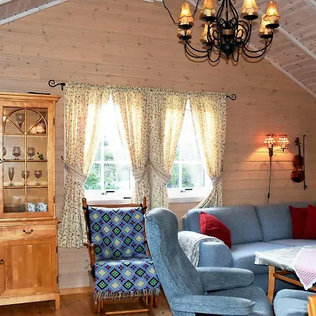 5 Person In Gurskoy Kjellsund
